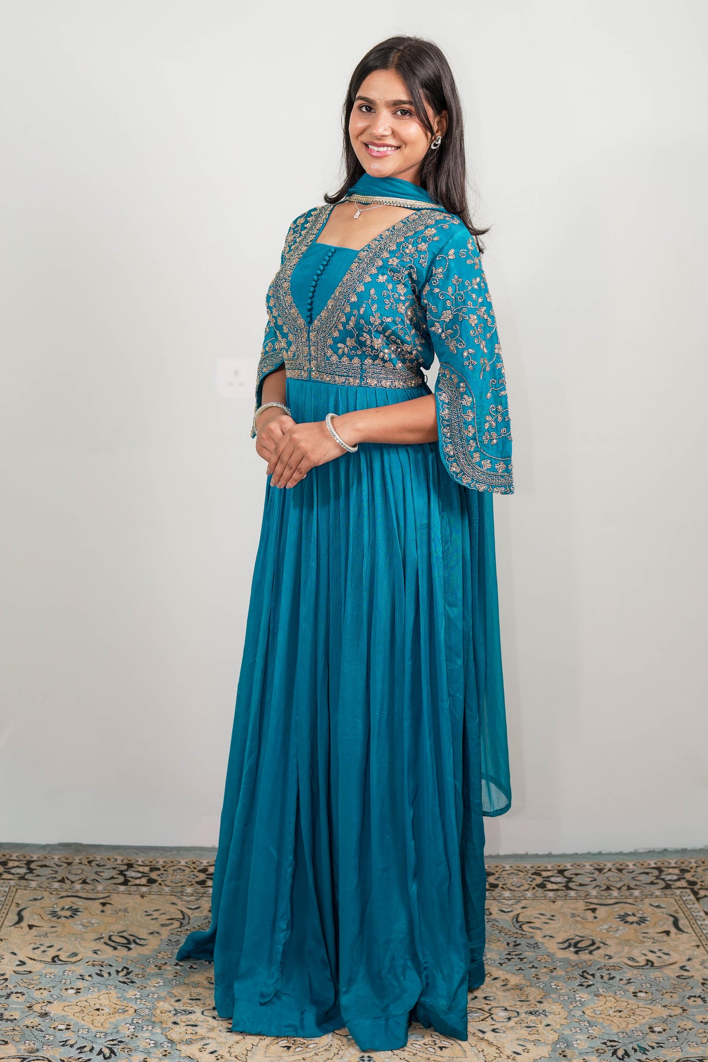 Nooré Embroidered Anarkali Set