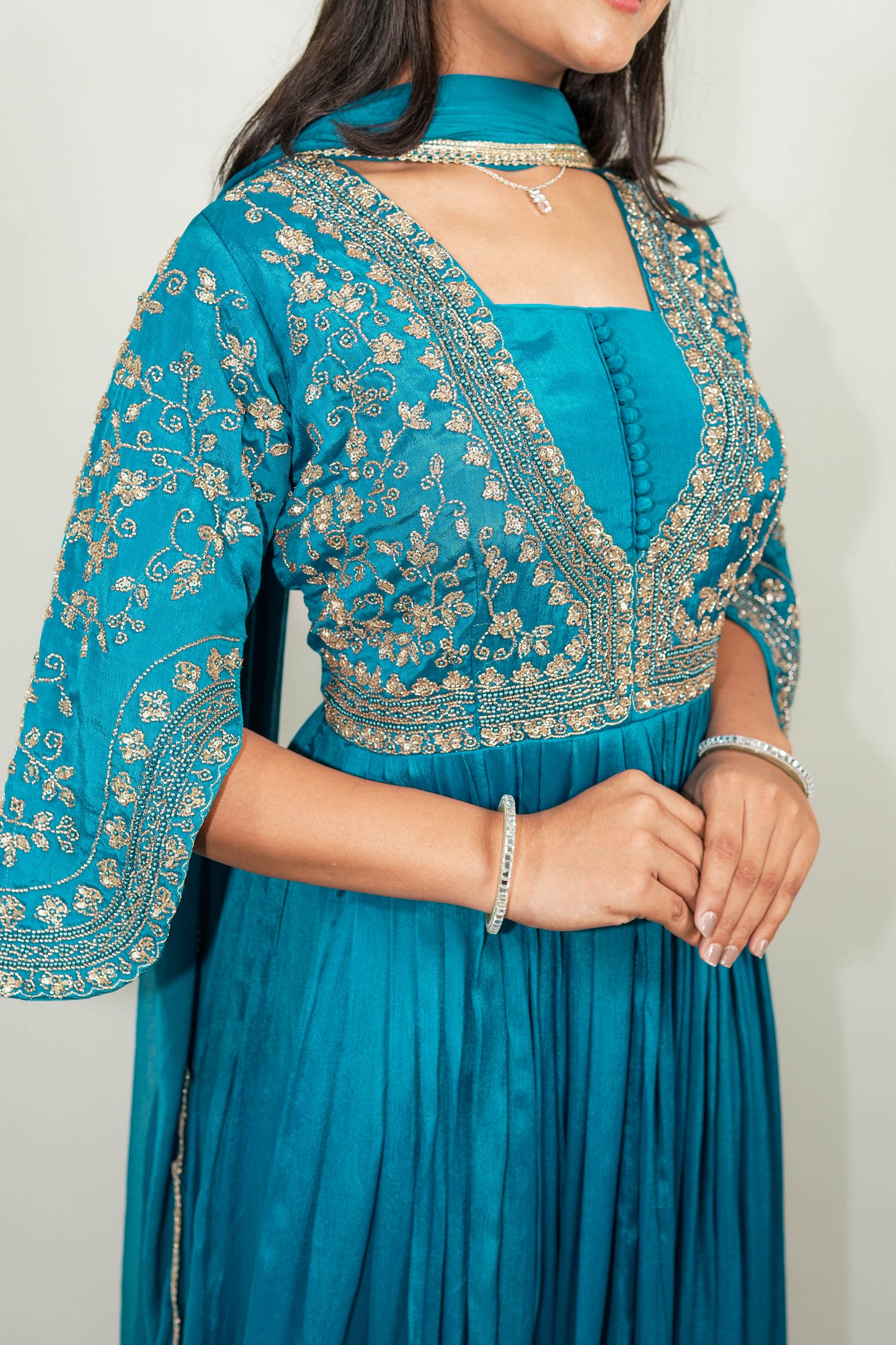 Nooré Embroidered Anarkali Set
