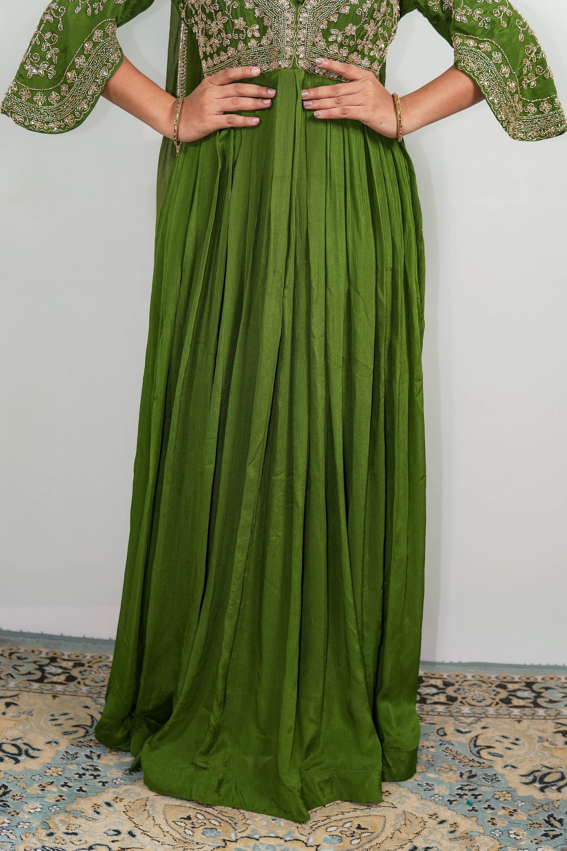 Emerald Green Zaria Embroidered Anarkali Gown Set 4